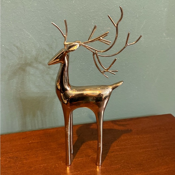 Other - 9.5” metal reindeer deer 🦌 figurine with branch antlers in silver